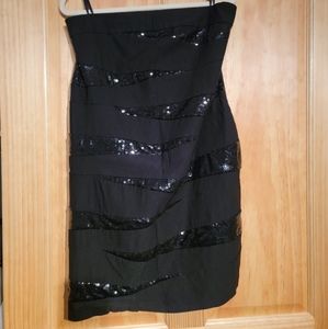 Snap strapless black dress